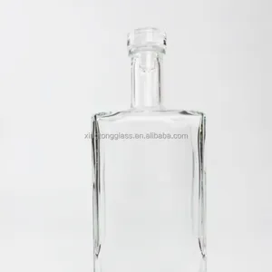 Verkoop Luxe Lege Mini Driehoek Vorm 200Ml 750Ml Wijn Schedel Glazen Fles Voor Gin Whisky Wodka Tequila Met Dop