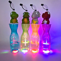 Gobelet lumineux en PET 16oz avec couvercle et paille flexible, motif dessin animé, pour fêtes en extérieur