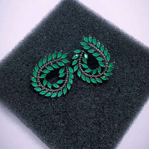 हिवरेन ब्रज़ेल शैली क्लासिक महिला ब्राइडल इयररिंग ब्रांकोस हरे पत्ते का आकार क्यूबिक ज़िरकोनिया महिलाओं के लिए - Product Image 3