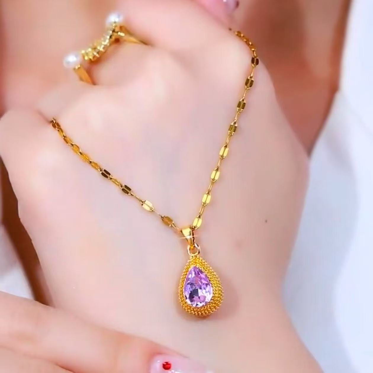 137 Violet
