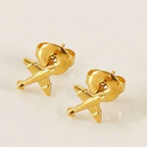 <span class=keywords><strong>Dina</strong></span> moda venta al por mayor 18K chapado en oro de acero inoxidable mujeres pendientes tachuelas minimalista lindo Irregular corazón pendiente para niñas - Product Image 4