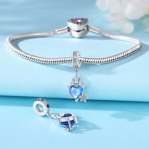 Colgante de cobre blanco con forma de castillo y copo de nieve azul, accesorio de pulsera DIY de alta gama y exclusivo para mujer - Product Image 2