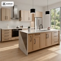 Meuble de cuisine avec îlot, portes en chêne blanc style Shaker, dimensions personnalisées, boîtes de rangement en contreplaqué et rangement coulissant