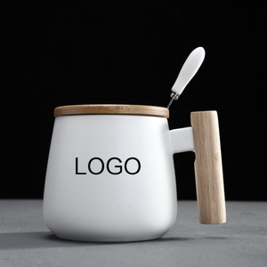 Tasse en céramique mate avec couvercle et poignée en bois et cuillère spécifique tasse à thé et lait <span class=keywords><strong>noir</strong></span> blanc tasse nordique Logo <span class=keywords><strong>personnalisé</strong></span> - Product Image 2
