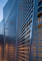 Maille en métal perforée décorative de trous de tôle perforée d'acier inoxydable pour des matériaux de construction d'écran pour clôturer des portes de treillis