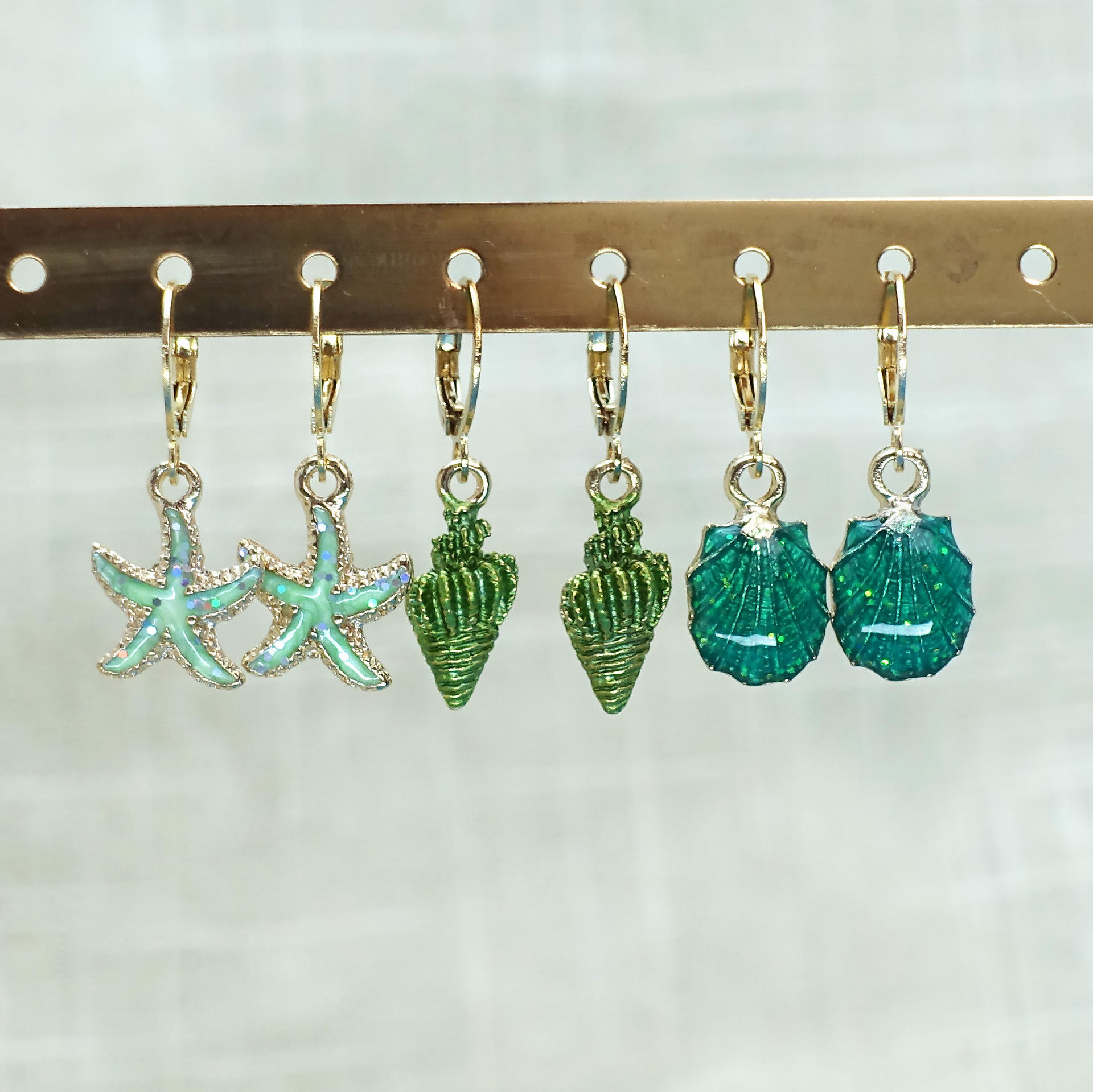 สีเขียว