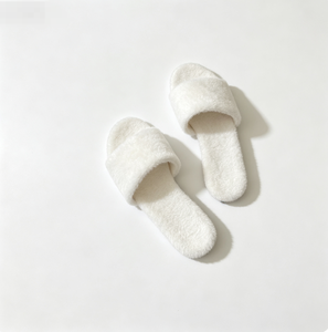 Sandales d'hiver en fourrure pelucheuse pour femmes, semelle épaisse, pantoufles d'intérieur, chaussures plates confortables, faible MOQ - Product Image 2