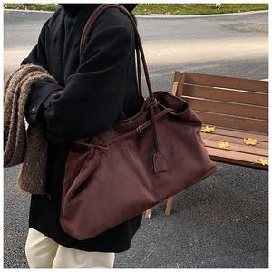 Offre Spéciale surdimensionné capacité sac fourre-tout femme 2025 nouvelle lumière luxe niche Senior sens de l'utilisation quotidienne sac à bandoulière pour dames filles - Product Image 2