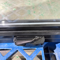 Ventana Americana Abatible de Vinilo Negro con Base Fija y Diseño Oscilobatiente para Contratistas