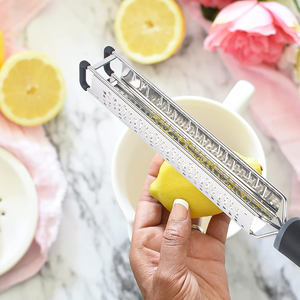 Set di Grattugie in Acciaio Inox 304 con Manico Lungo 3-in-1 per Limone, Formaggio e Verdure, Lavabile in Lavastoviglie, Ecologico per Cucina - Product Image 4