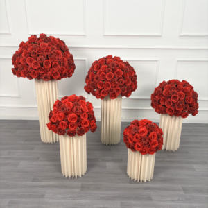 Forniture Floreali DKB all'Ingrosso, Sfera di Rose Rosse da 40 <span class=keywords><strong>50</strong></span> 60 70 80cm per Centrotavola e Decorazioni Matrimoniali - Product Image 1