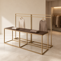 Tables de présentation de vêtements commerciaux avec des arrangements modulaires flexibles pour les aménagements de magasins de détail