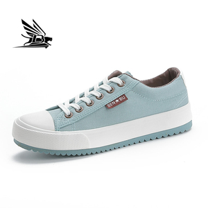 Nuove <span class=keywords><strong>scarpe</strong></span> in tela con suola spessa basse da <span class=keywords><strong>donna</strong></span> con plateau di <span class=keywords><strong>grandi</strong></span> dimensioni e caratteristiche traspiranti e leggere per l'autunno - Product Image 1