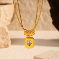Collier tendance style occidental, luxe léger, sportif, chaîne serpent torsadée, pendentif carré en zircon en forme de cœur, acier inoxydable