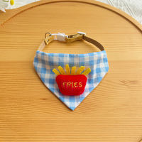 Écharpes pour animaux de compagnie de style mignon, cache-cou en peluche de dessin animé et bandanas pour chiens et chats, accessoires pour animaux de compagnie à carreaux adorables