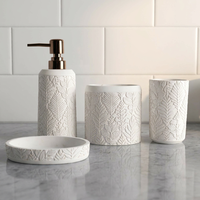 Ensemble de distributeurs de lotion et de porte-savons en polyrésine, accessoires de salle de bain avec étiquettes gravées pour hôtels de luxe et décoration intérieure