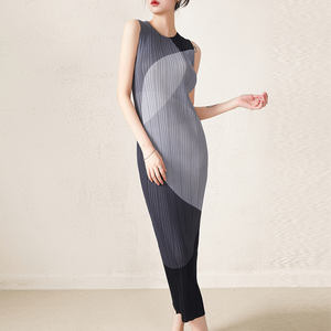 Robe mi-longue sans manches haut de gamme Miyake pour femme, plissée, écologique, décontractée, taille naturelle, couleurs bonbon - OEM personnalisé, vente en gros - Product Image 4