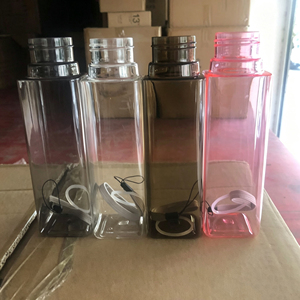 Bouteille d'eau carrée en plastique de 450 ml, matériau PC/PS, bouteille d'eau portable avec cordon, logo personnalisé, couleur transparente mate - Product Image 6