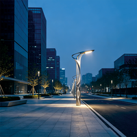 Poteau d'éclairage paysager LED torsadé élégant (alliage d'aluminium thermolaqué + bande LED linéaire) IP65 étanche, éclairage public 360°