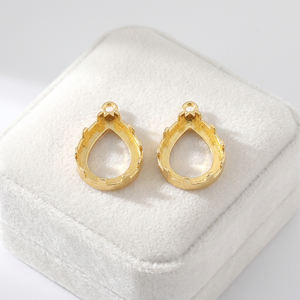 ต่างหูทรงลูกแพร์ฐานทองเหลืองชุบทอง 18k ยี่ห้อ Guntaas Gems พร้อมห่วงเดี่ยวสำหรับทำต่างหูแบบคู่  พร้อมอุปกรณ์เชื่อมต่อและขาเสียบ - Product Image 2