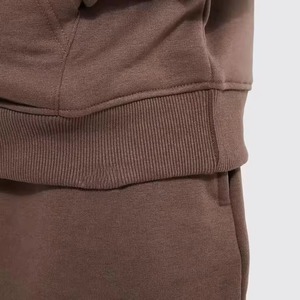 Ensemble de sweat-shirts et shorts pour hommes de grande taille, de haute qualité, à manches courtes, en polyester et coton, vêtements décontractés avec logo personnalisé - Product Image 3