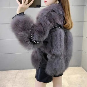 <span class=keywords><strong>Manteau</strong></span> en fausse fourrure de renard de luxe léger, avec empiècements en cuir et détails rivetés, élégant, chaud et non volumineux - Product Image 4