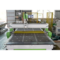 Máquina de Grabado CNC de Sobremesa con Adsorción al Vacío 1325 - Utilizada para la Fabricación de Muebles con Diversos Tipos de Tableros