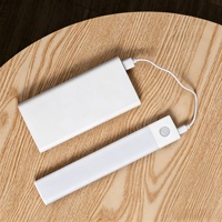 Lumière LED rechargeable à détecteur de mouvement intelligent pour sous-meuble, éclairage de placard sans fil à intensité variable, veilleuse adhésive pour cuisine et escalier