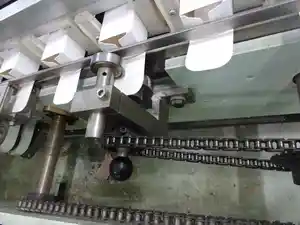 תיבת אריזת מכונת אריזה אוטומטית תיבת מפיות להרכיב מכונת כביסה מתקפלת לאריזת נייר אריזה