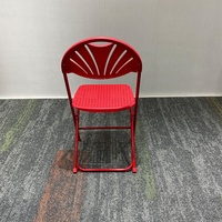 Chaise pliante en plastique légère à dossier festonné rouge pour événements, location, bureaux commerciaux et conférences de formation