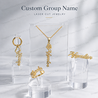 Bijoux personnalisés de marque : Collier, boucles d'oreilles, bague, broche et pendentif script gravé au laser, ton or, avec nom – Cadeau personnalisé