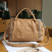 Nouveauté en stock : Sac en cuir souple lavé avec rivets, sac à main polyvalent grande capacité, sac à bandoulière