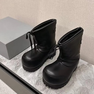 Bottes de neige montantes à bout rond et semelle épaisse, en daim, à lacets, semelle en caoutchouc, légères, respirantes, blanches/noires, mode hiver - Product Image 1