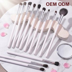 OEM ODM Wholesale 12PCS Professional Multifunctional Durable <strong>Makeup</strong> Brush Set <strong>Silver</strong> Vegan Eyeshadow Foundation <strong>Eye</strong> <strong>Makeup</strong> - Product Image 1