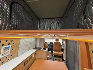 Camper Van <span class=keywords><strong>Iveco</strong></span> Adecuado para Parejas o Familias de 2-3 Personas, para Viajes y Campamentos al Aire Libre, con Techo Elevable Suave, Camas, Ducha y Cocina - Product Image 3