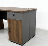 Bureau d'ordinateur sur pied écologique couleur noyer, best-seller, avec rangements intégrés - Mobilier de bureau moderne