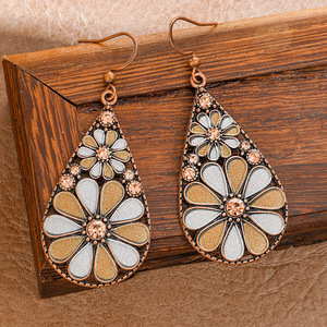 Boucles d'oreilles pendantes Bohème en alliage plaqué bronze antique à motif floral, ensemble de bijoux de mode pour femmes - Product Image 4