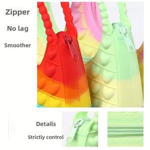 Bolso Bandolera Infantil Impermeable de Gel de Sílice con Diseño de Media Luna y Burbujas Antiestrés, Pionero en Control de Roedores Transfronterizo - Product Image 3