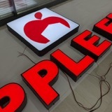 Enseigne en lettres encastrées en acrylique rétroéclairées par LED, étanches IP65, taille personnalisable, logo lumineux doré, signalétique publicitaire, décoration