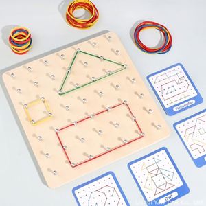 Juego de Mesa Geométrico 2 en 1 para Habilidades Motoras Finas, Juguete Educativo para Niños con Tarjetas de Patrones y Bandas Elásticas para Figuras y Formas - Product Image 5