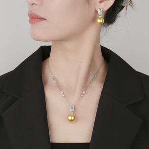 Juego de Collar y Pendientes de Borla con Perlas Doradas de 16-14 mm, Chapados en Oro y Cobre Ecológico de Alta Calidad para Mujer - Product Image 6