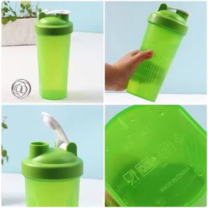 カスタムロゴ入り 400ml/600ml プラスチック製ワークアウトシェイクボトル 水/プロテイン/スポーツ/フィットネス/プロテインシェーカー ジム用プロテインボトル - Product Image 5