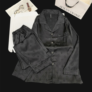 Set <span class=keywords><strong>Pigiama</strong></span> Premium in Seta Ghiaccio per <span class=keywords><strong>Uomo</strong></span>, Cardigan a Maniche Lunghe e Pantaloni, Abbigliamento da Casa Leggero e di Lusso per Giovani, Primavera-Autunno - Product Image 6