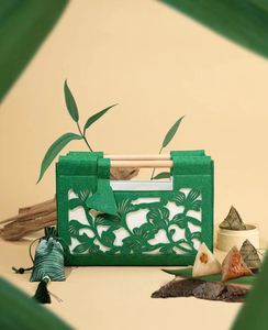 <span class=keywords><strong>Borsa</strong></span> <span class=keywords><strong>in</strong></span> <span class=keywords><strong>feltro</strong></span> con manico <span class=keywords><strong>in</strong></span> legno produttore azienda aziendale confezione regalo aziendale <span class=keywords><strong>borsa</strong></span> da damigella d'onore <span class=keywords><strong>borsa</strong></span> da sposa - Product Image 6