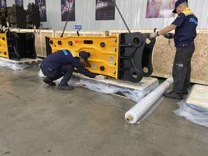 Martillo Hidráulico SB121 para Excavadoras Pesadas de 28T, 29T, 30T, 31T, 32T, 33T, 34T y 35T, con 1 Año de Garantía - Product Image 2