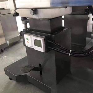 Table d'opération vétérinaire DMVT04 de qualité supérieure, à commande au pied, avec élévateur hydraulique, en forme de V, pour animaux de compagnie - Product Image 5