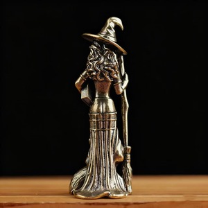 Adorno Creativo de Latón con Forma de Escoba, Luna y Bruja, Ideal para Decoración del Hogar, Sala de Estar o Escritorio, Estatua de Mago, Artesanía - Product Image 3