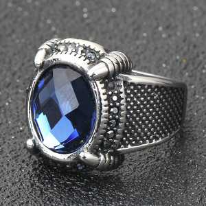 Anillo de pulgar creativo de acero inoxidable con zafiro azul estilo corte retro francés, engaste de garra, joyería para hombre, forma geométrica, remaches cuadrados - Product Image 3