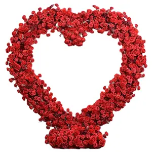 Vendita calda evento decorazione del partito fiori rosa artificiali a forma di cuore arco di nozze