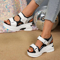 Fabrication de chaussures de bonne qualité, chaussures décontractées confortables pour femmes, sandales à plateforme pour femmes, sandales à semelle épaisse de créateur
